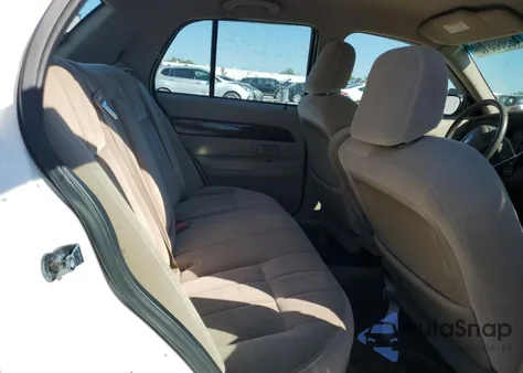 2003 Mercury Grand Marquis Gs z USA, uszkodzony, nr VIN 2MEFM74W13X607924